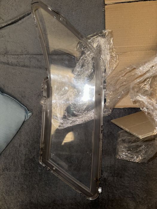 Скло корпус фари правоі для dodge journey 2011-20