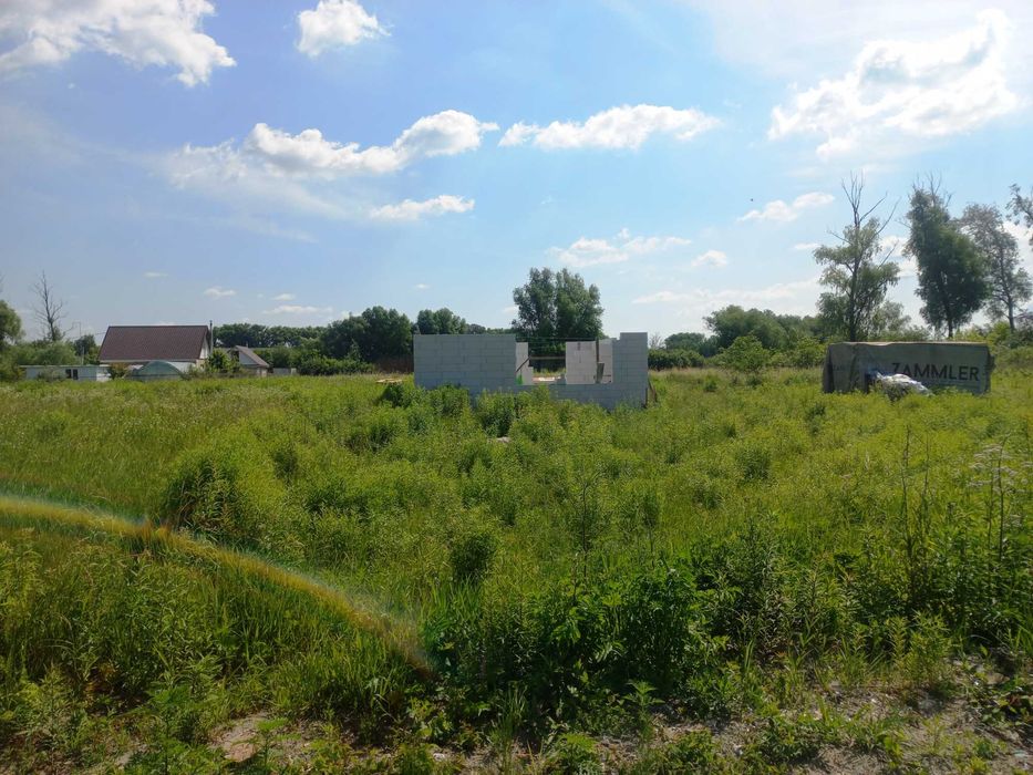 Ділянка під забудову 12 соток поруч із комунікаціями