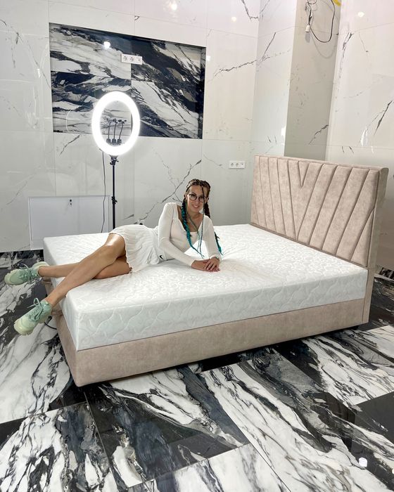 Кровать с мягким изголовьем «Аврора»