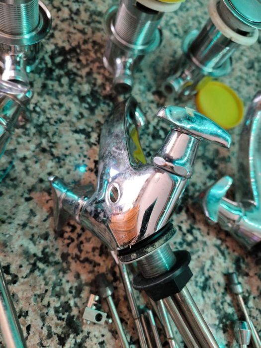 Set of 3 New Mixer Faucets and Valves64741249831041123