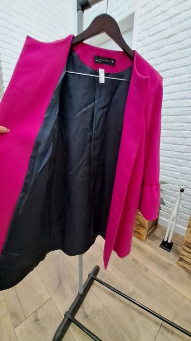 Нарядный жакет фирмы Zara, размер L