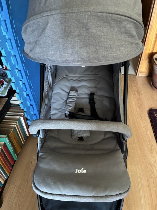 Carrinho compacto e de viagem joie pact
