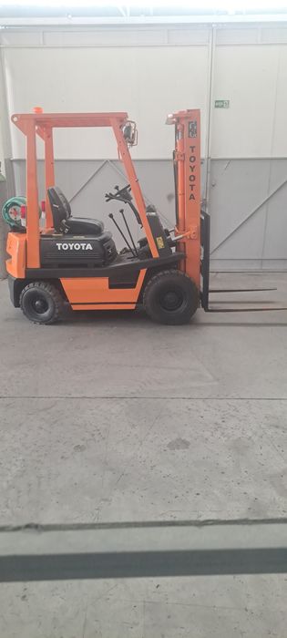 Empilhador toyota 1.500 Kg