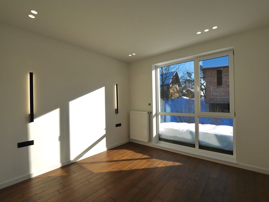 Продаж будинку з ремонтом та власною ділянкою