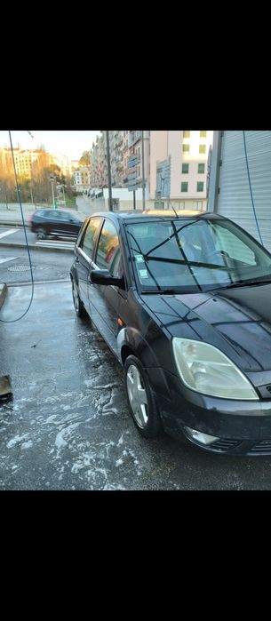 Ford fiesta 05 lugares