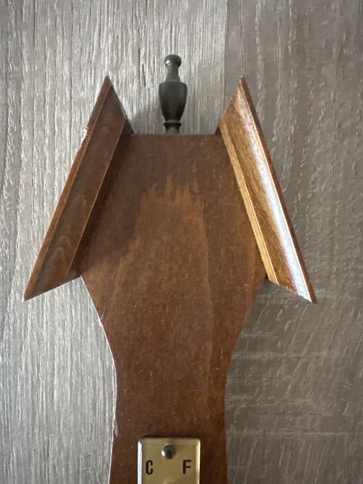 Винтажный барометр