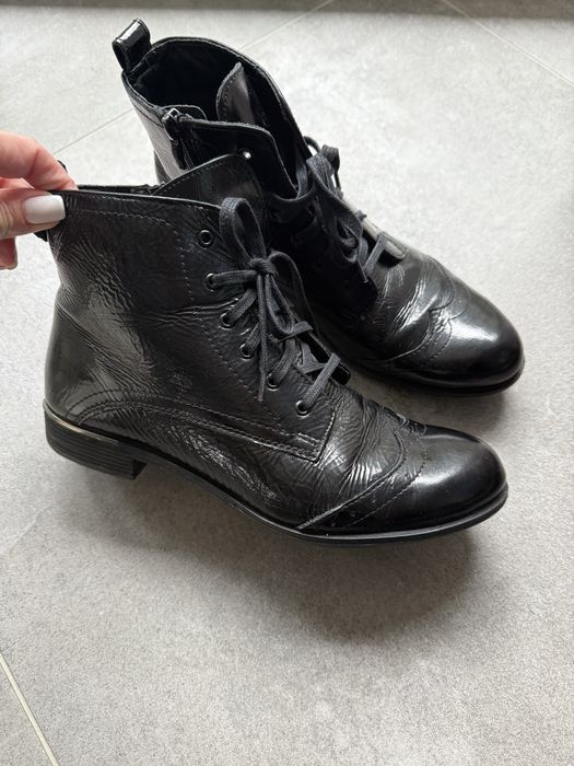 Botki lakierki Lasocki rozm.39