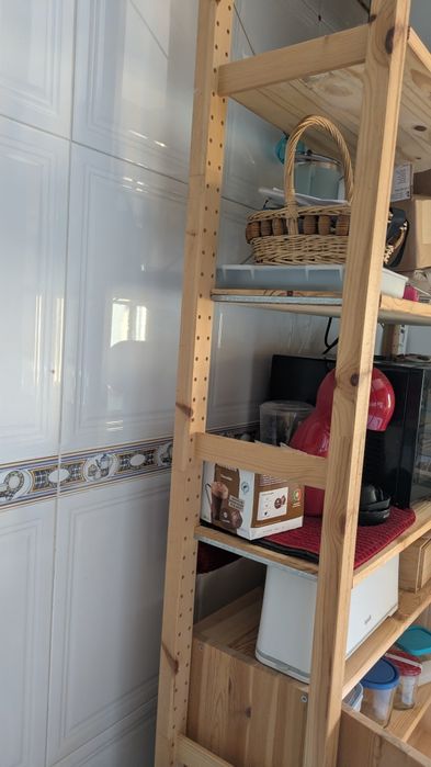 Armário de cozinha ou outro lugar .Não o desmonto e tem de o vir buscar