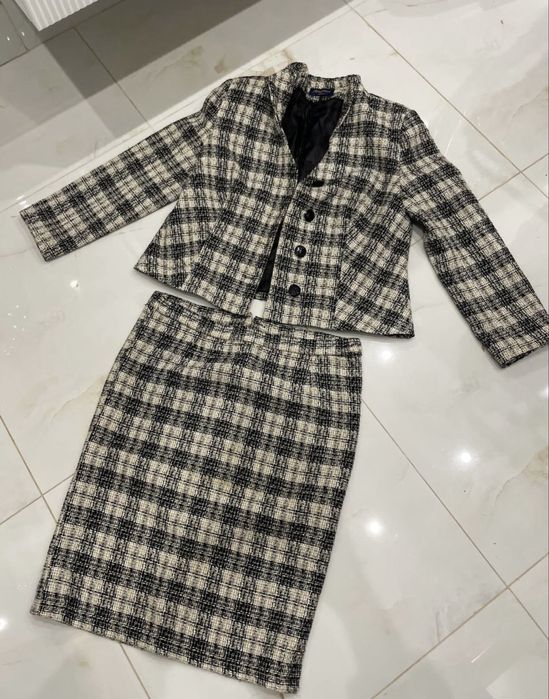 Жіночий твідовий костюм, 54 розмір (жакет + спідниця)