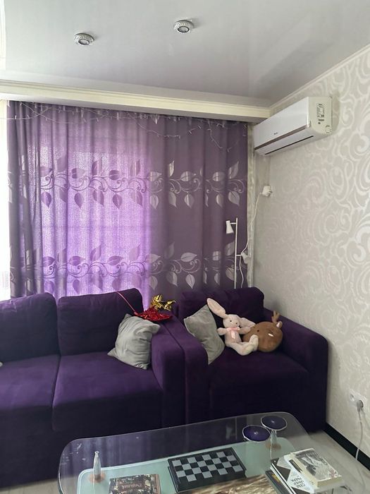 Прямий диван та крісло у сучасному стилі, фіолетовий