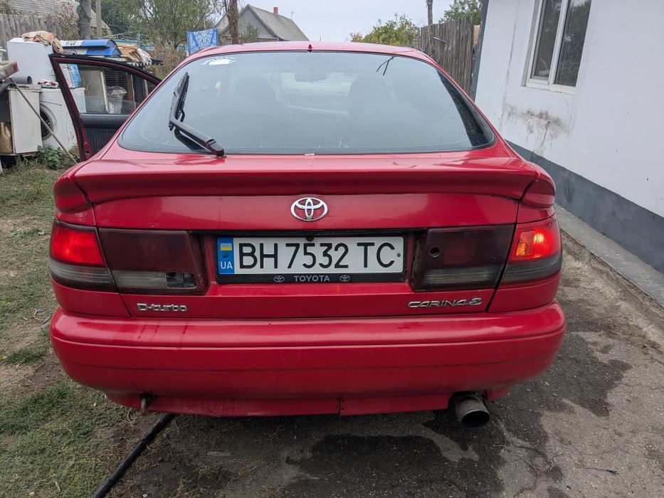 Тойота Карина е 2.0дизель