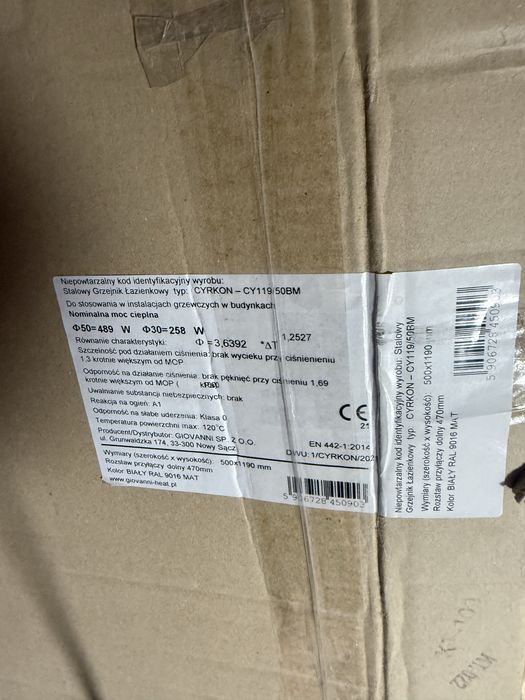 Nowy grzejnik łazienkowy CYRKON 50x119 cm Biały Mat (Paragon)