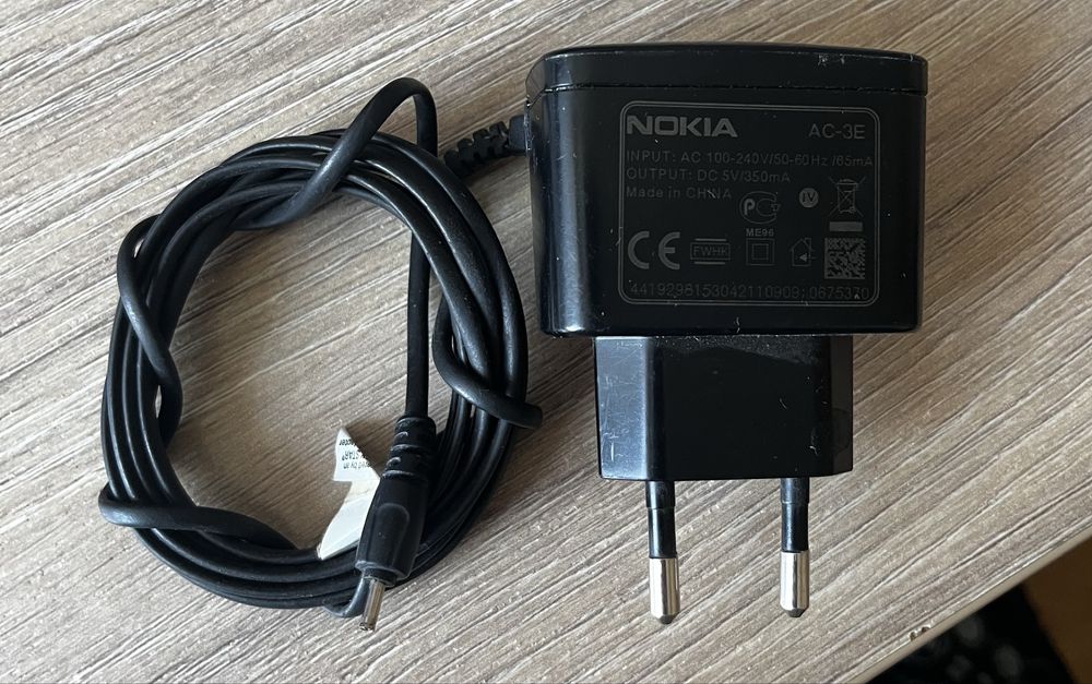 Зарядка Nokia AC-3E з тонким штекером 2мм Комплект 16 штук