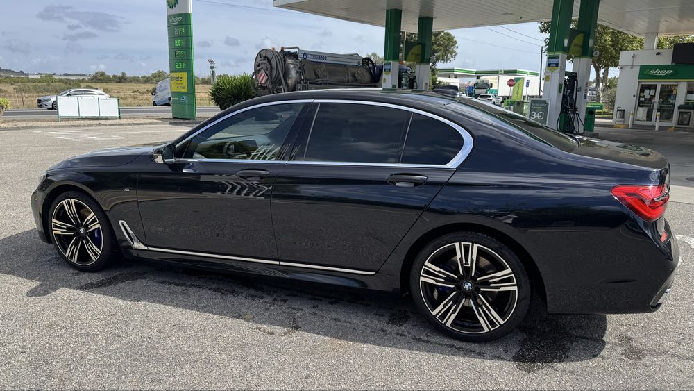 BMW 730d 265cv pack M sempre assistido na marca — photo 2