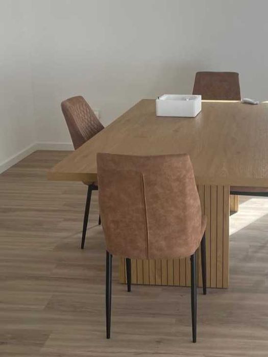 Mesa de Jantar com cadeiras