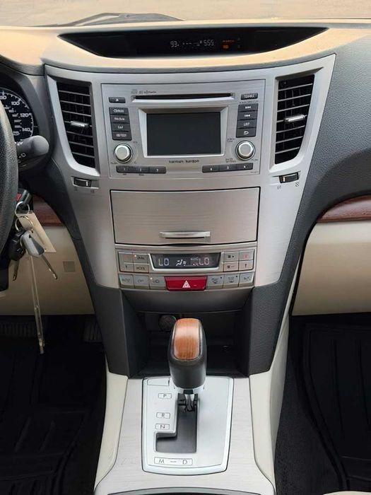Subaru Outback 2.5i Limited      2013