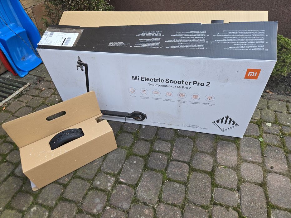 Karton od hulajnogi Mi Electric Scooter Pro 2 + Opona zapasowa