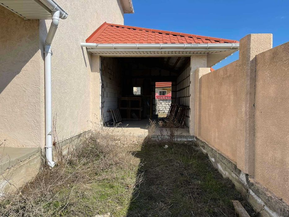 Дом под чистовую отделку в Совиньоне