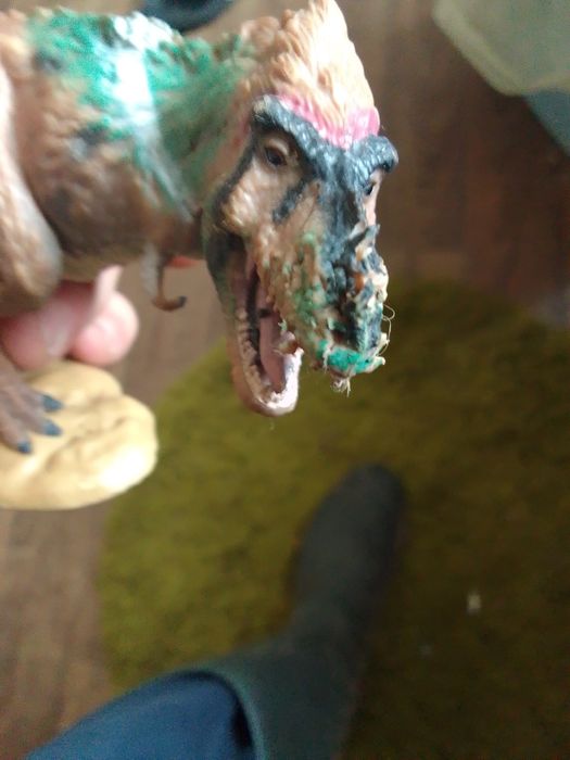 Dwie figurki collecta dinozaury