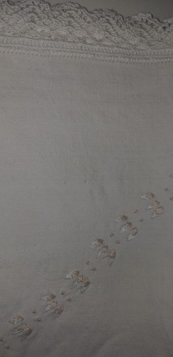 Toalha de mesa feita à mão (muito antiga)