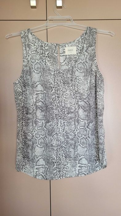 Wzorzysta bluzka na ramiączkach roz. 36, marki Oasis