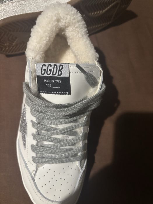 Продаю жіночі кеди з хутром голден гус