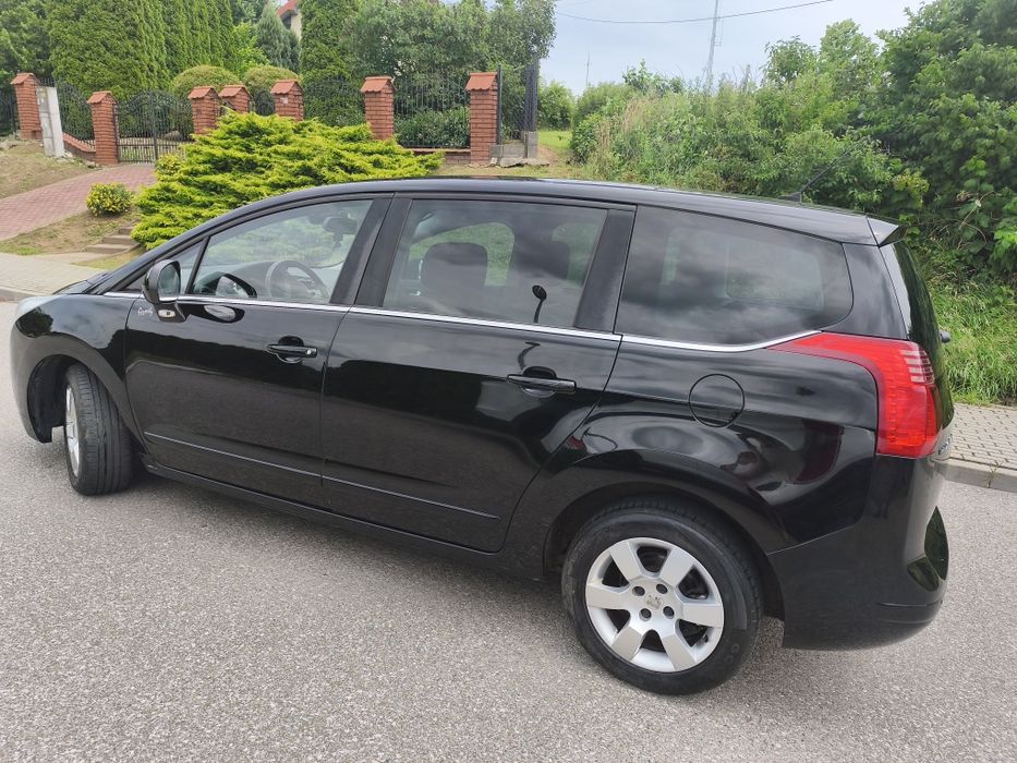 Peugeot 5008 2.0 HDi hak, 7 osobowy, panorama, tv