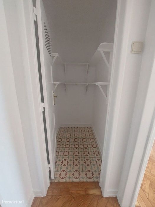 Apartamento T2 com varanda em Almada