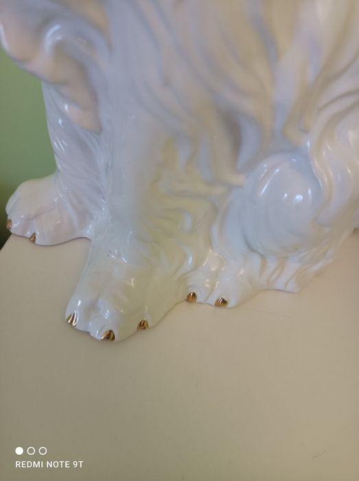Pies porcelanowy