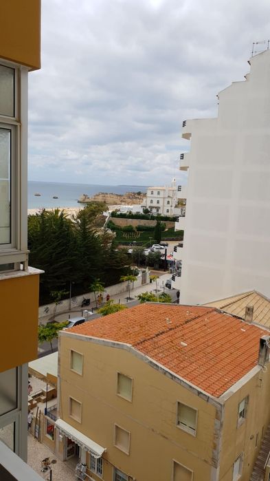 Apartamento T2 na 1a linha da Praia da Rocha em Portimão