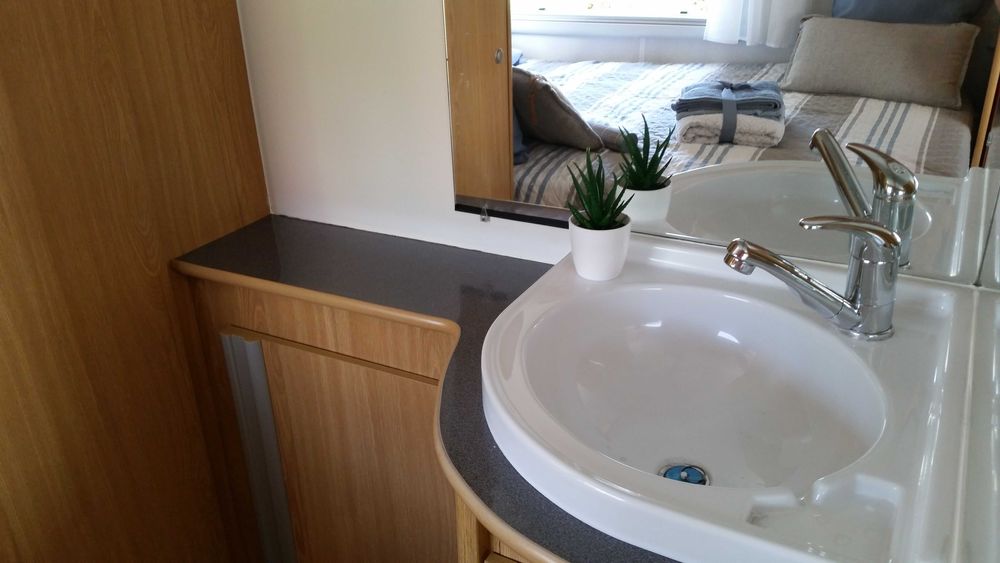 Autocaravana Fiat Ducato 2001 - Bom estado, espaçosa e bem equipada.