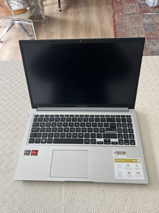 ASUS VivoBook R7 16GB SSD | Rápido e Impecável