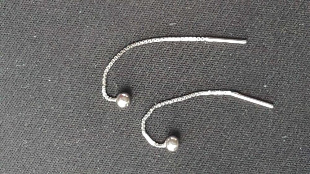 Kolczyki z kulkami i igłami dla nastolatków