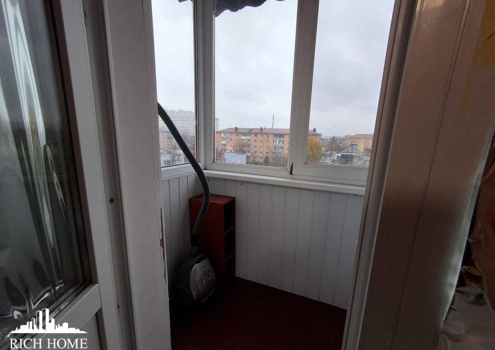 вул. Володимирівська. Міні 2к квартира з ремонтом. Терміновий продаж