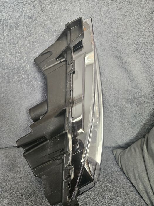 запчастини на бампер тесла Y 2024  під ремонт ,  ліва туманка