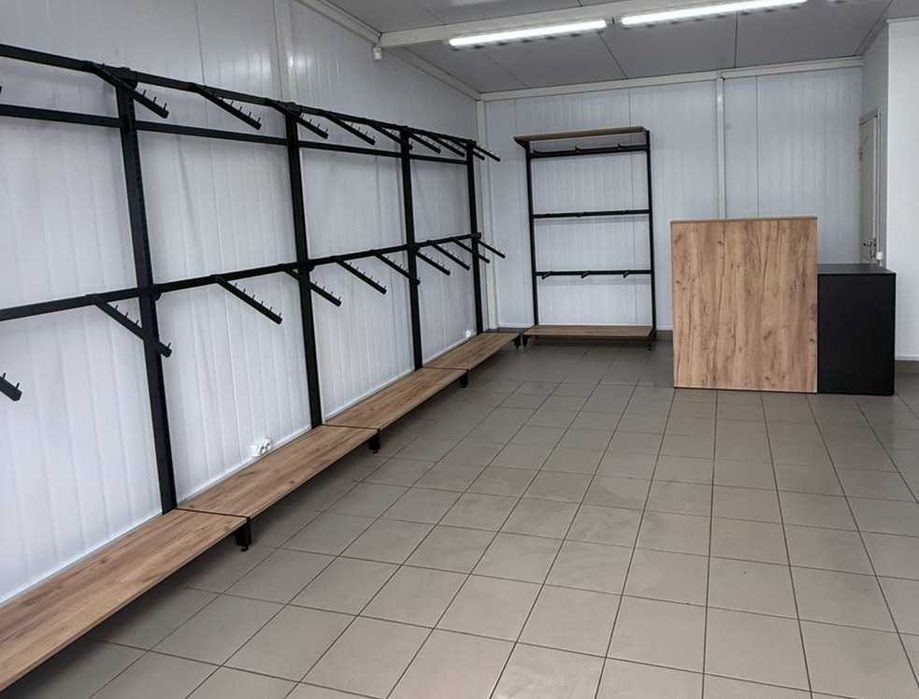 Стелажі для магазину одягу в наявності та під замовлення.