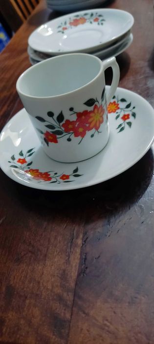 4 chávenas Vista Alegre de 1975