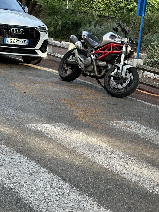 Ducati monster 696