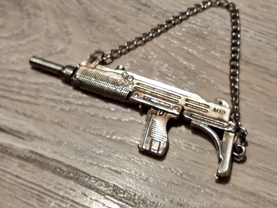 Brelok breloczek zawieszka karabin maszynowy