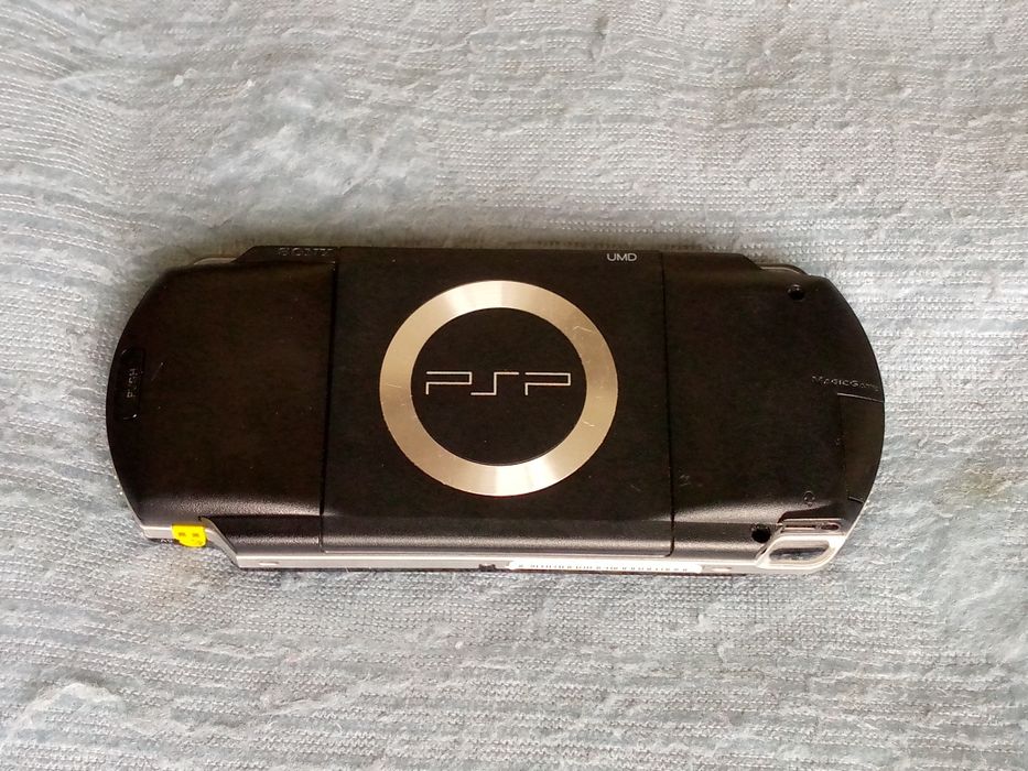 Игровая приставка Sony PlayStation PSP, в идеальном состоянии