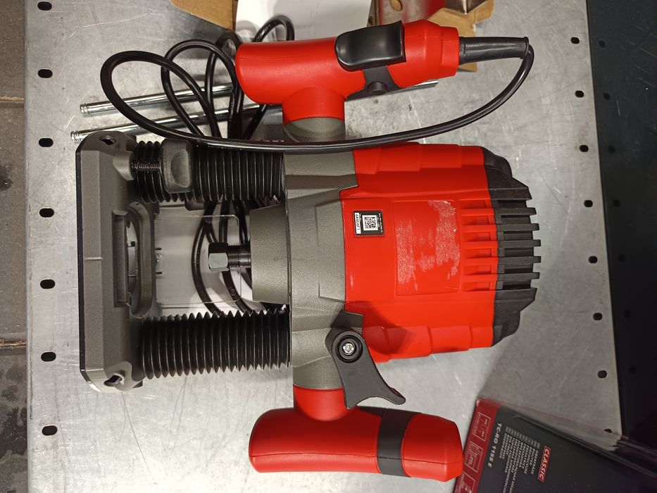 Frezarka górnowrzecionowa Einhell TC-RO 1155 E