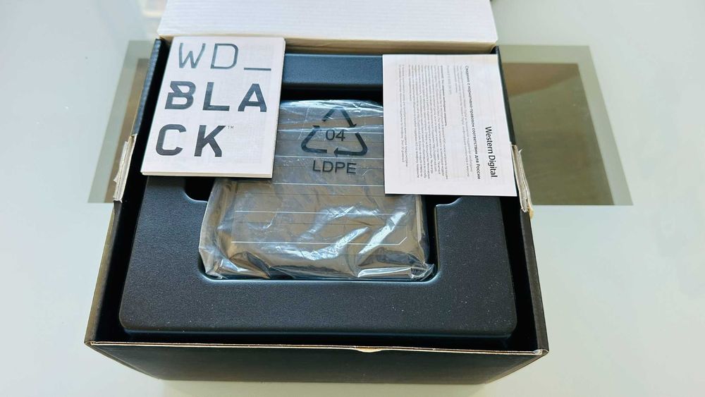 Docking station WD D50 Thunderbolt, modelo topo gama de alta performance. Sem disco