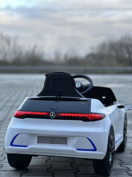 Дитячий електромобіль Mercedes-Benz AMG EQA на акумуляторі Дитяче авто