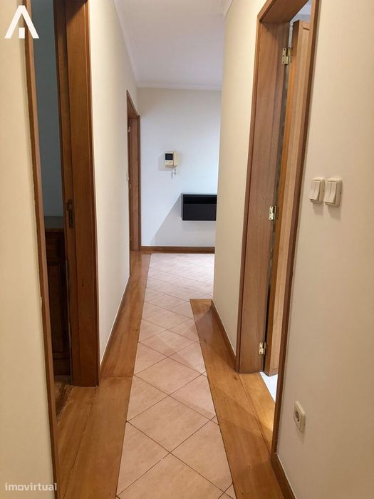 Apartamento T3 com garagem junto ao centro