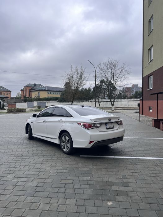 Hyundai Sonata гібрид