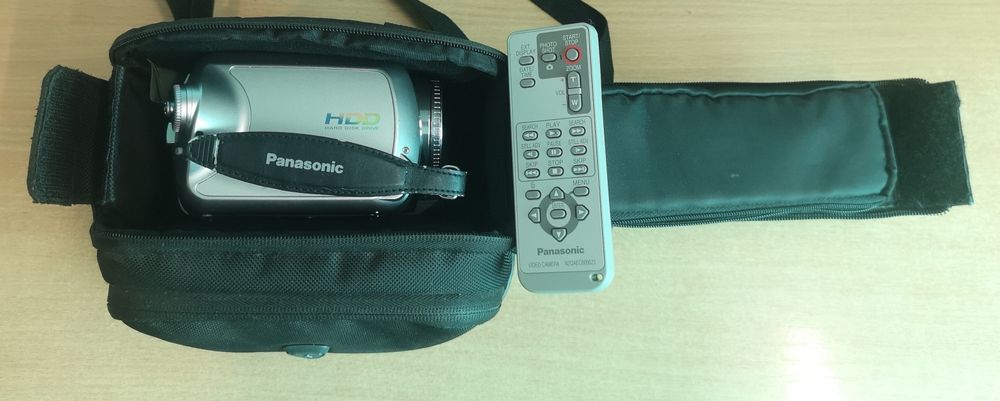 Видеокамера Panasonic SDR-H250 + Штатив