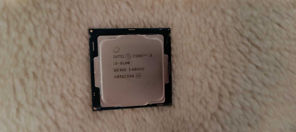 Procesor Intel Core i3-8100