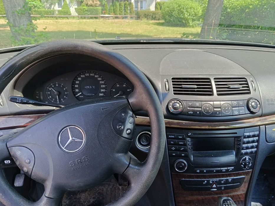 Mercedes e klasa w211