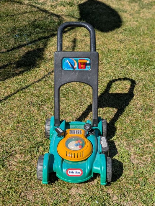 Zabawki ogrodowe: traktor, kosiarka i samochody