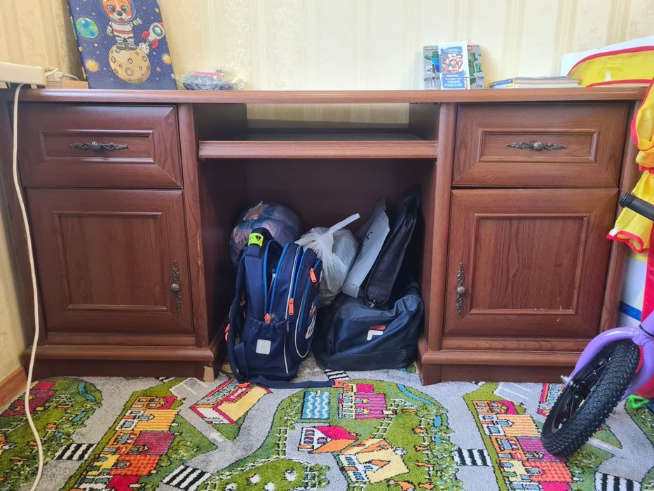 Продам письменный стол